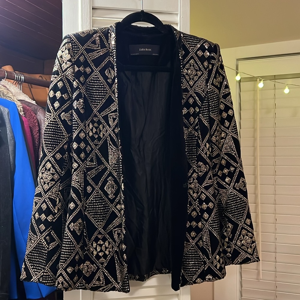 Zara Black and Gold blazer. Beautiful detail and style.